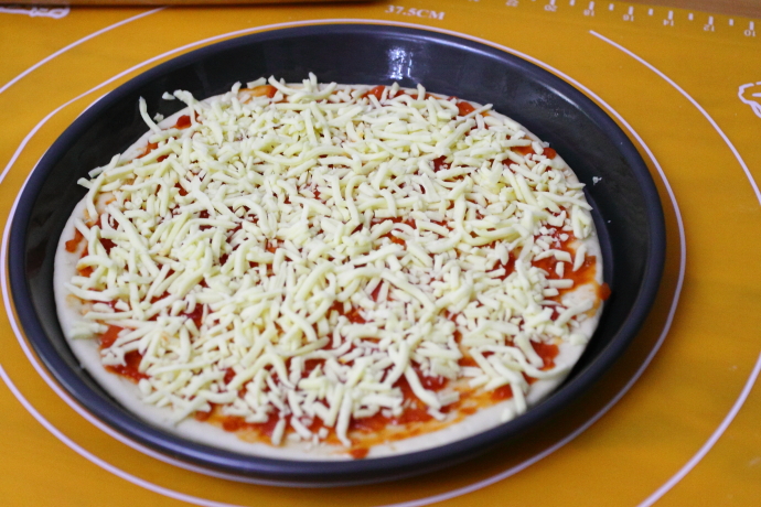 餡料十足的海鮮披薩的做法 步骤13