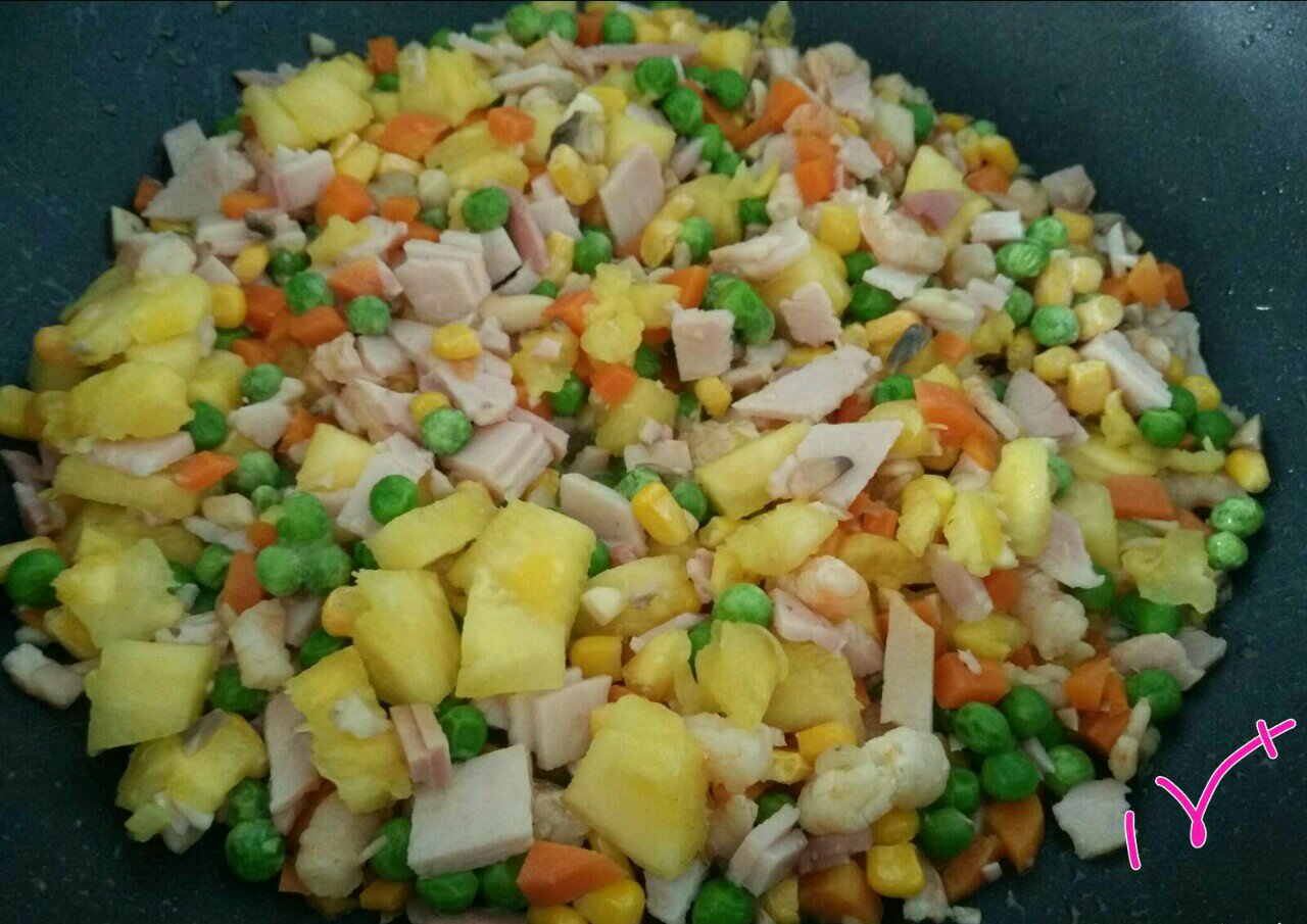 菠蘿蝦仁培根藜麥糙米飯的做法 步骤8
