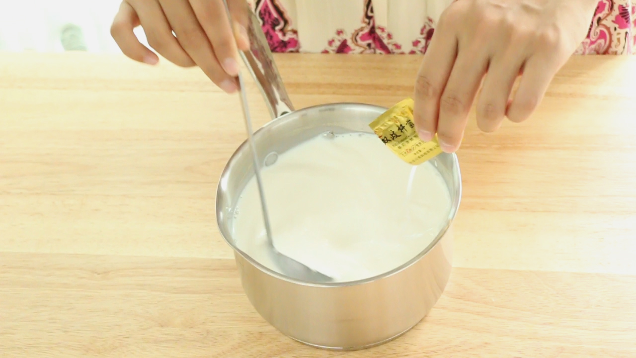 濾乳清酸奶、酸奶花、芒果夾心冰淇淋（附視頻）的做法 步骤3