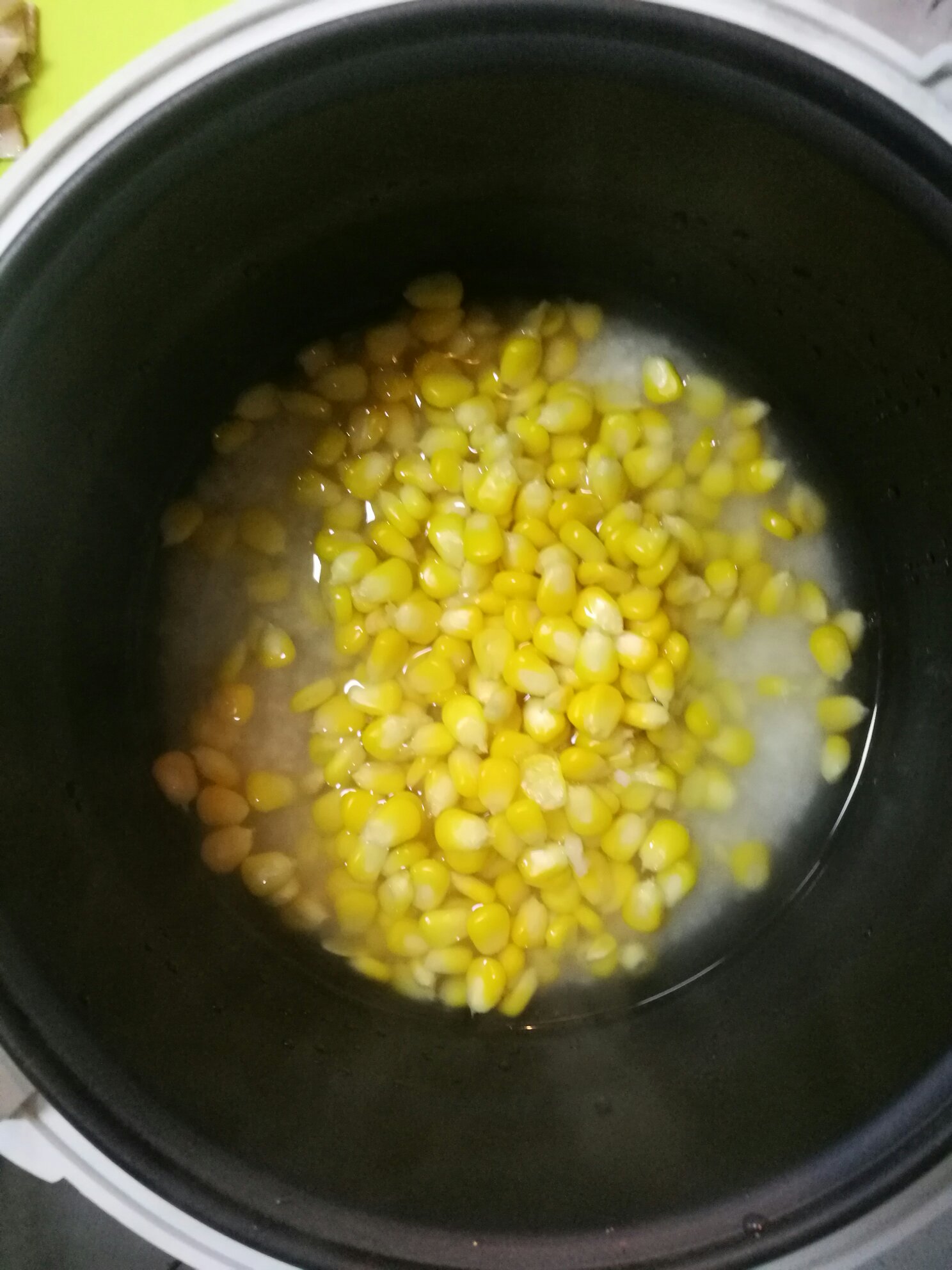 簡單美味培根玉米燜飯的做法 步骤3