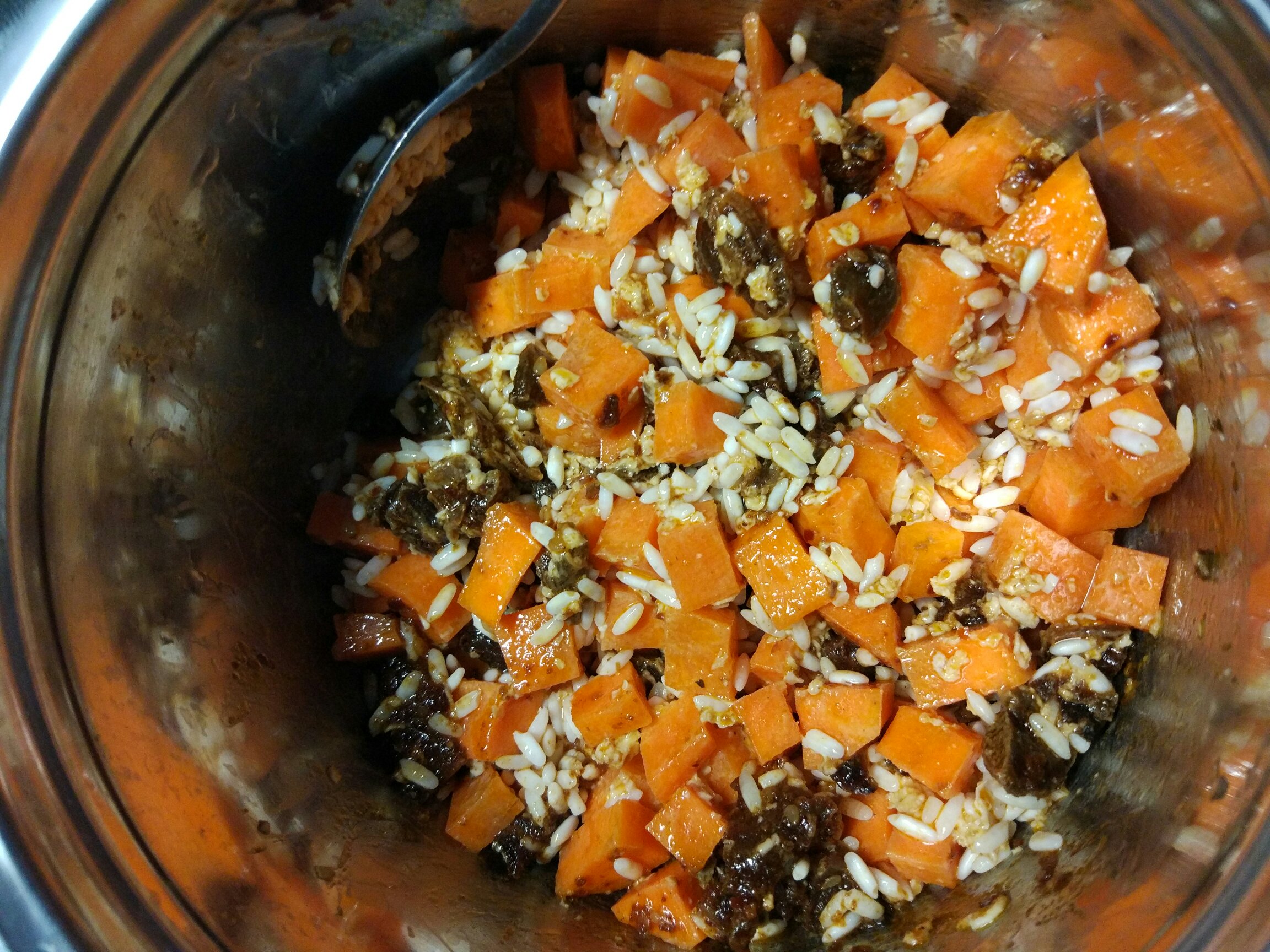 胡蘿卜蝦仁香菇小白菜燕麥燜飯#寢室食譜#電熱飯盒的做法 步骤3