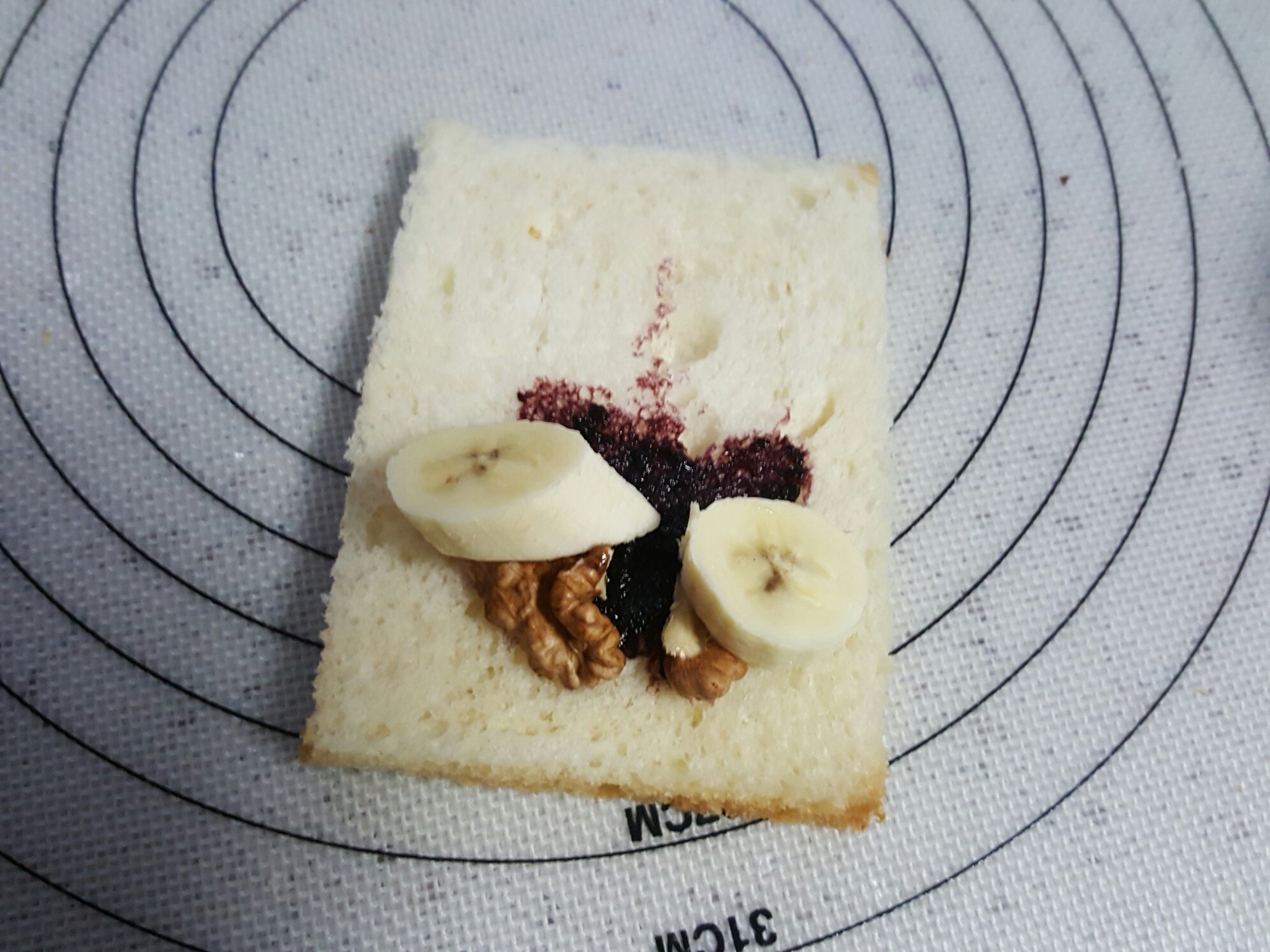 香蕉藍莓核桃派的做法 步骤3