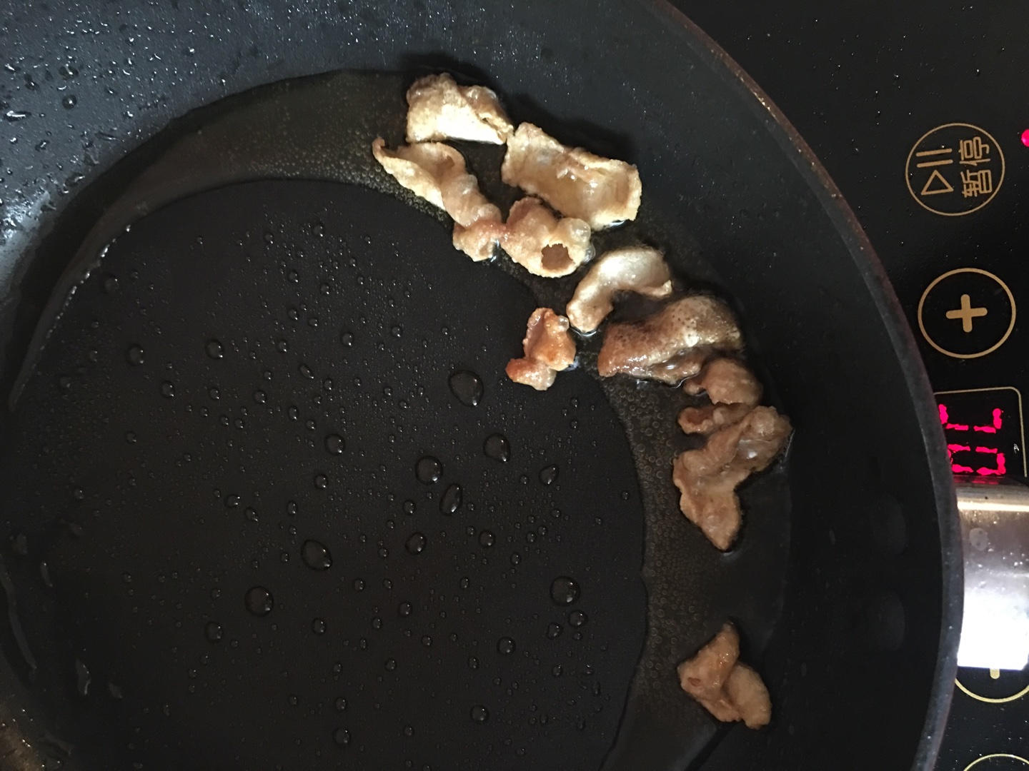 土豆板栗蘑菇燜雞腿（水果刀版）的做法 步骤5
