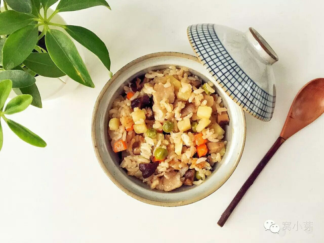寶寶輔食:香菇土豆燜肉飯—每粒米飯都吸收了菜汁肉湯，方便，營養，滿屋飄香！12M+的做法 步骤10