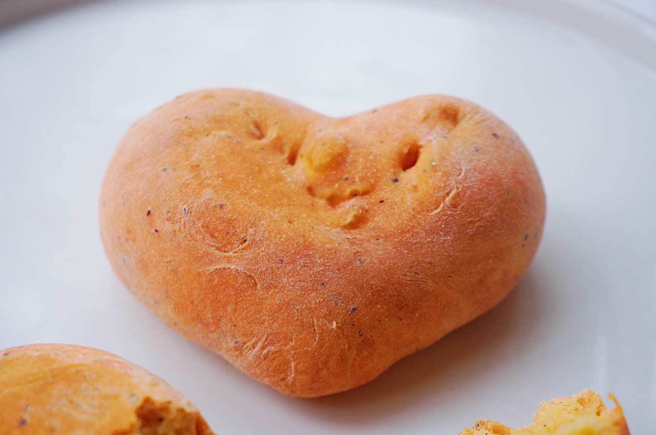 火龍果愛心面包的做法 步骤7