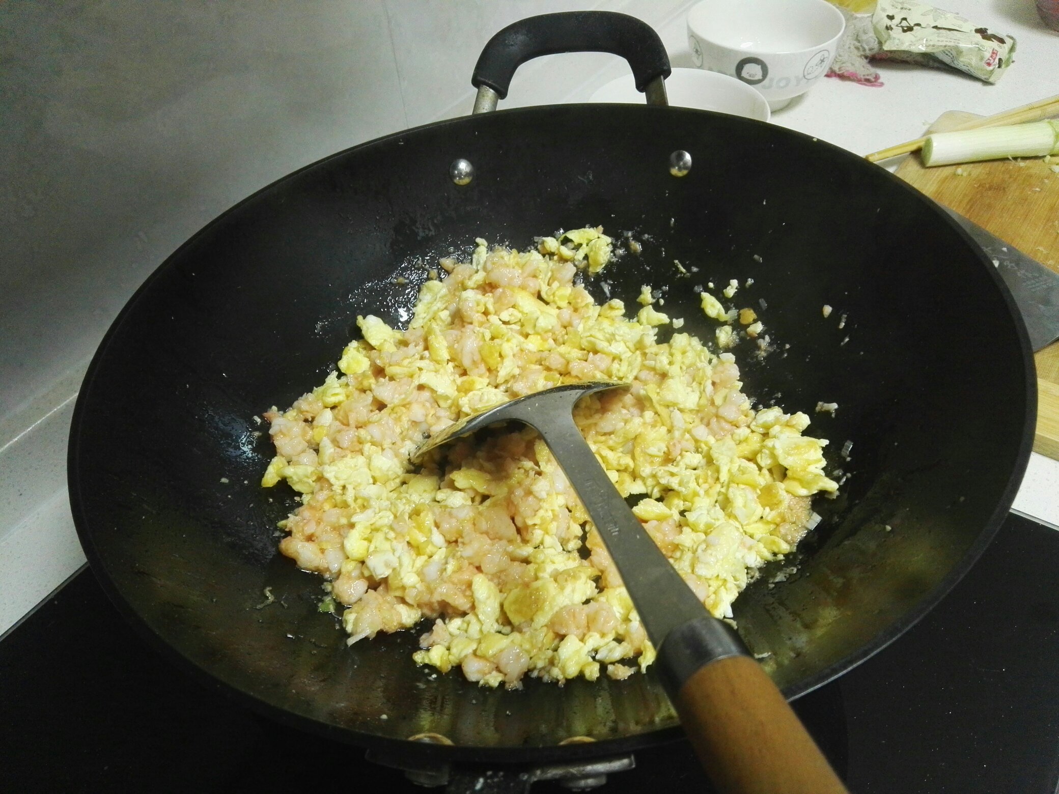 白菜雞蛋蝦仁水餃餡料制作的做法 步骤5