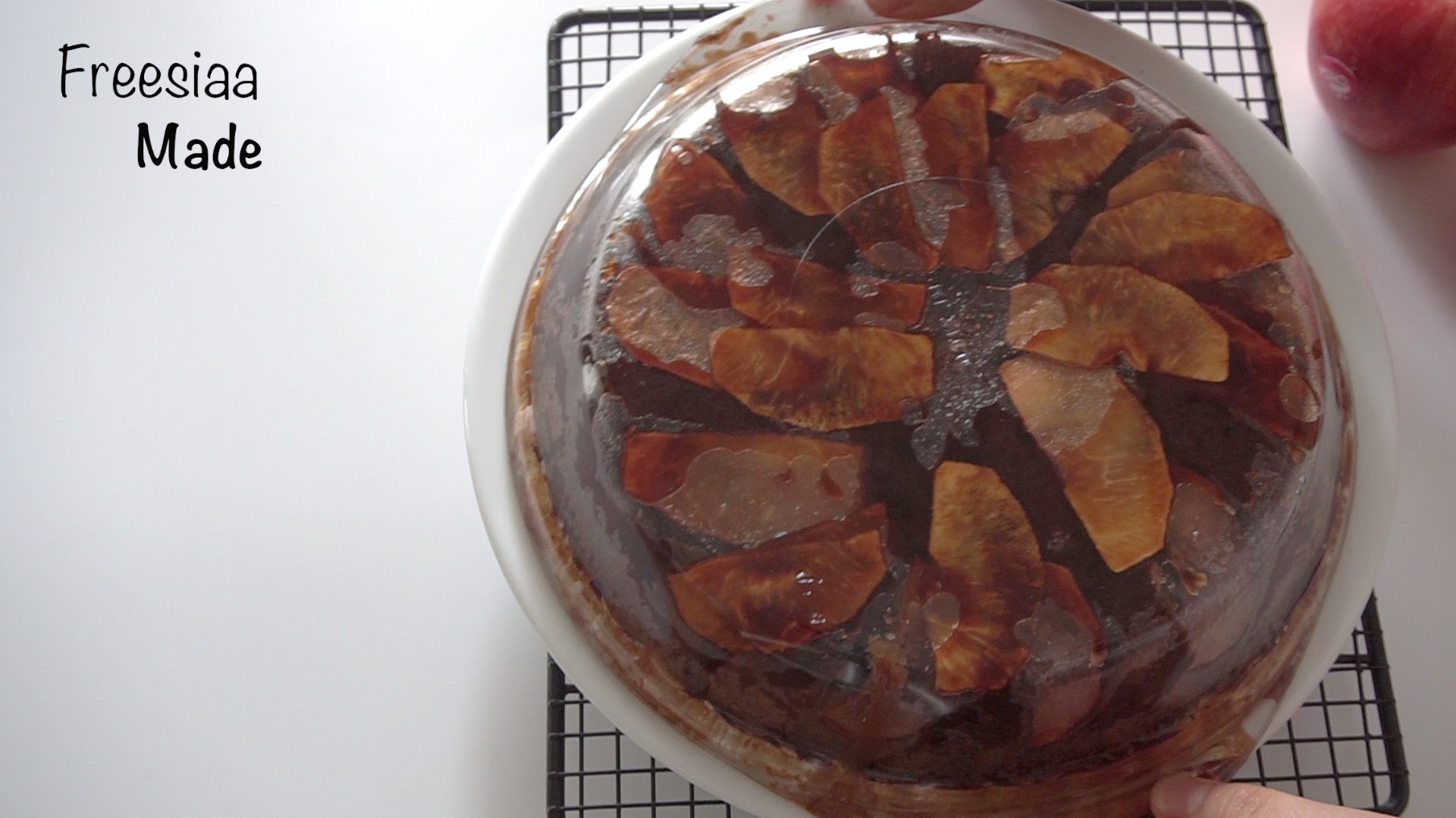 （視頻食譜）黑糖蘋果旋轉蛋糕 Apple Upside Down Cake的做法 步骤12