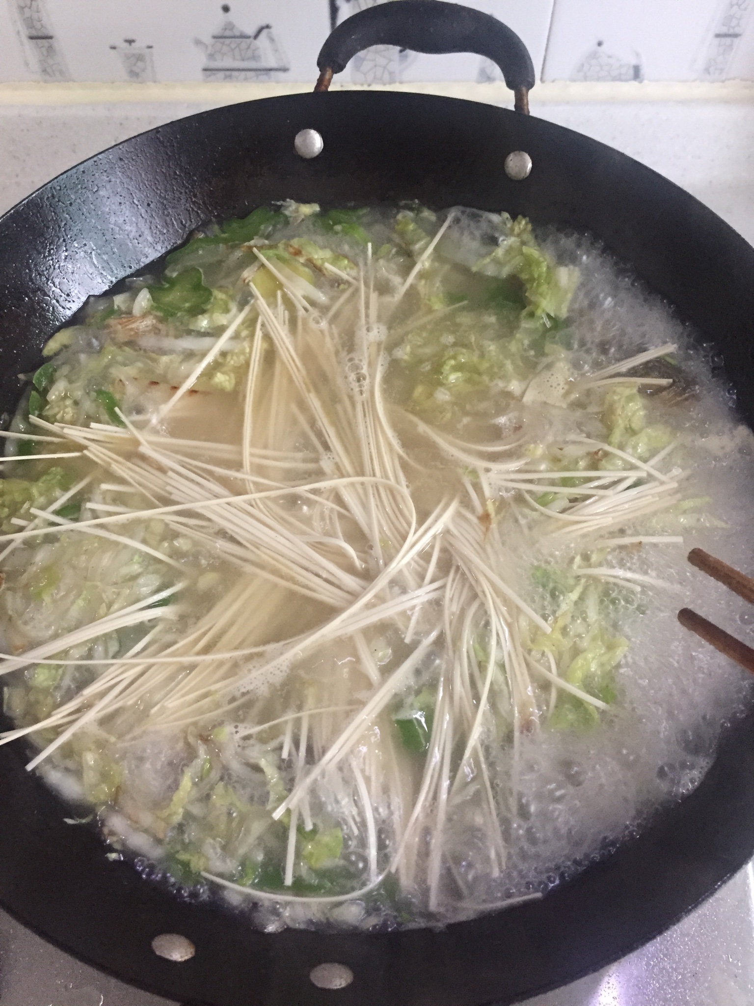 黃魚白菜面的做法 步骤7