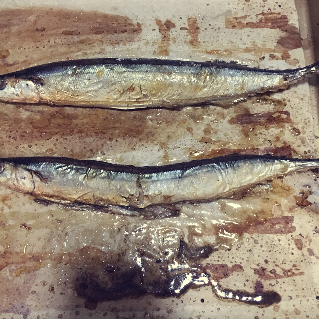 日式經典—炭烤秋刀魚的做法 步骤3