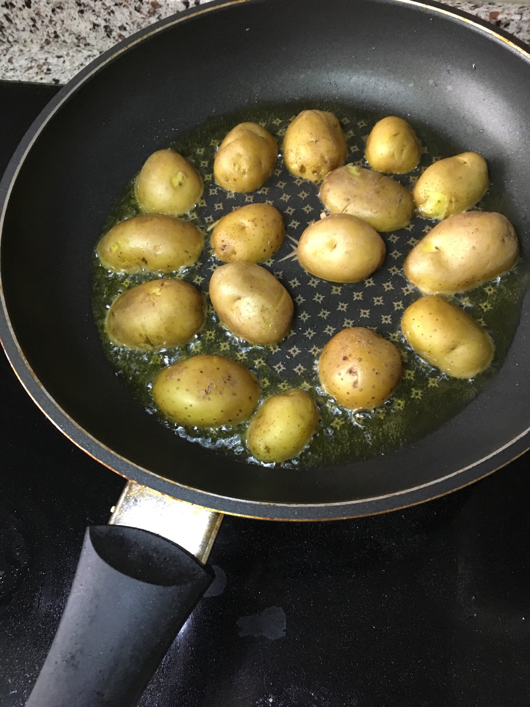 矜宸•香煎小土豆的做法 步骤3
