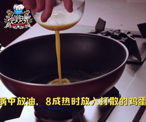 【姐姐好餓】第十二期天菜男神蔡康永菜譜︰西紅柿炒蛋的做法 步骤3