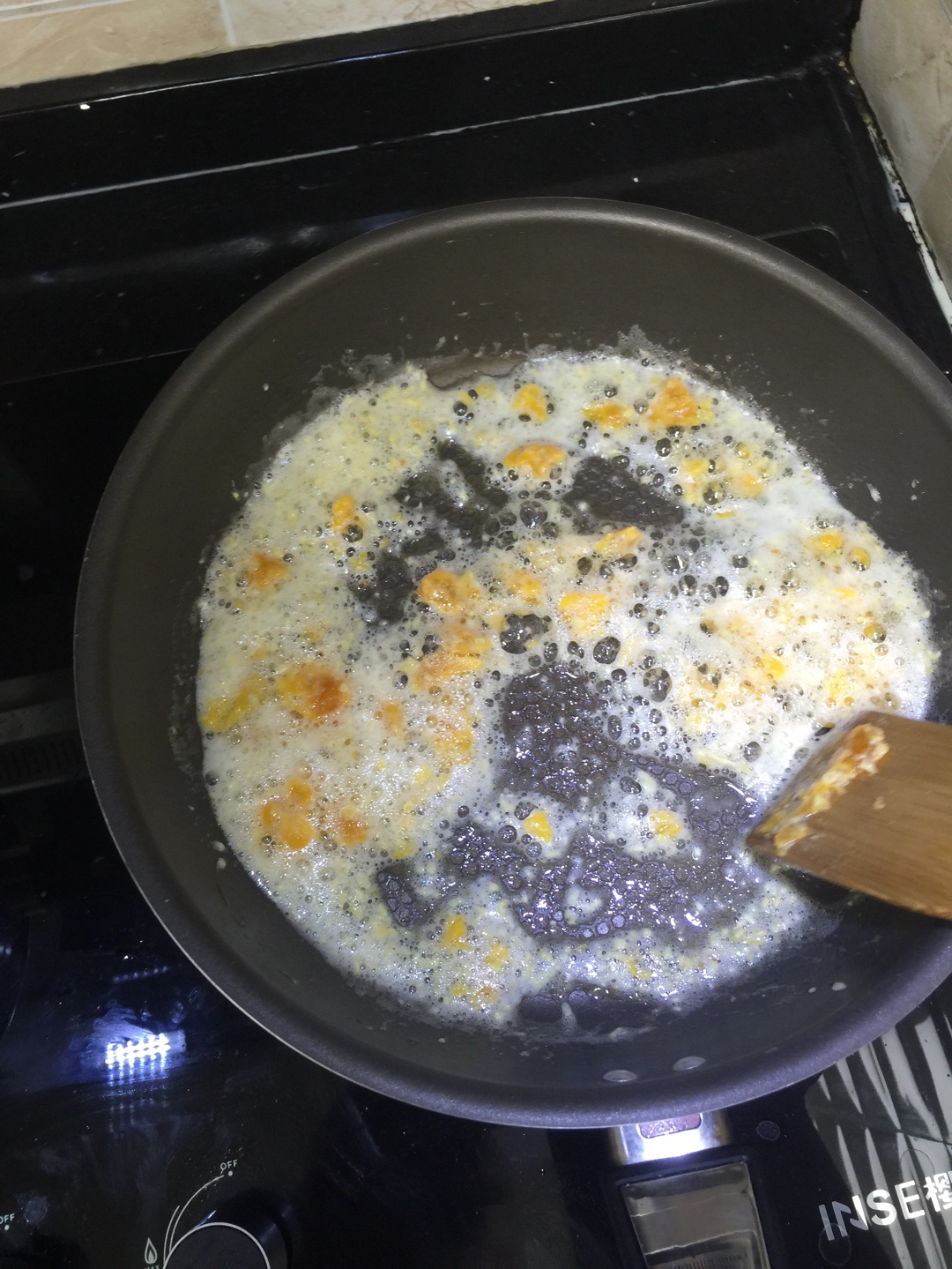 蛋黃白蓉花膠燴豆腐的做法 步骤9