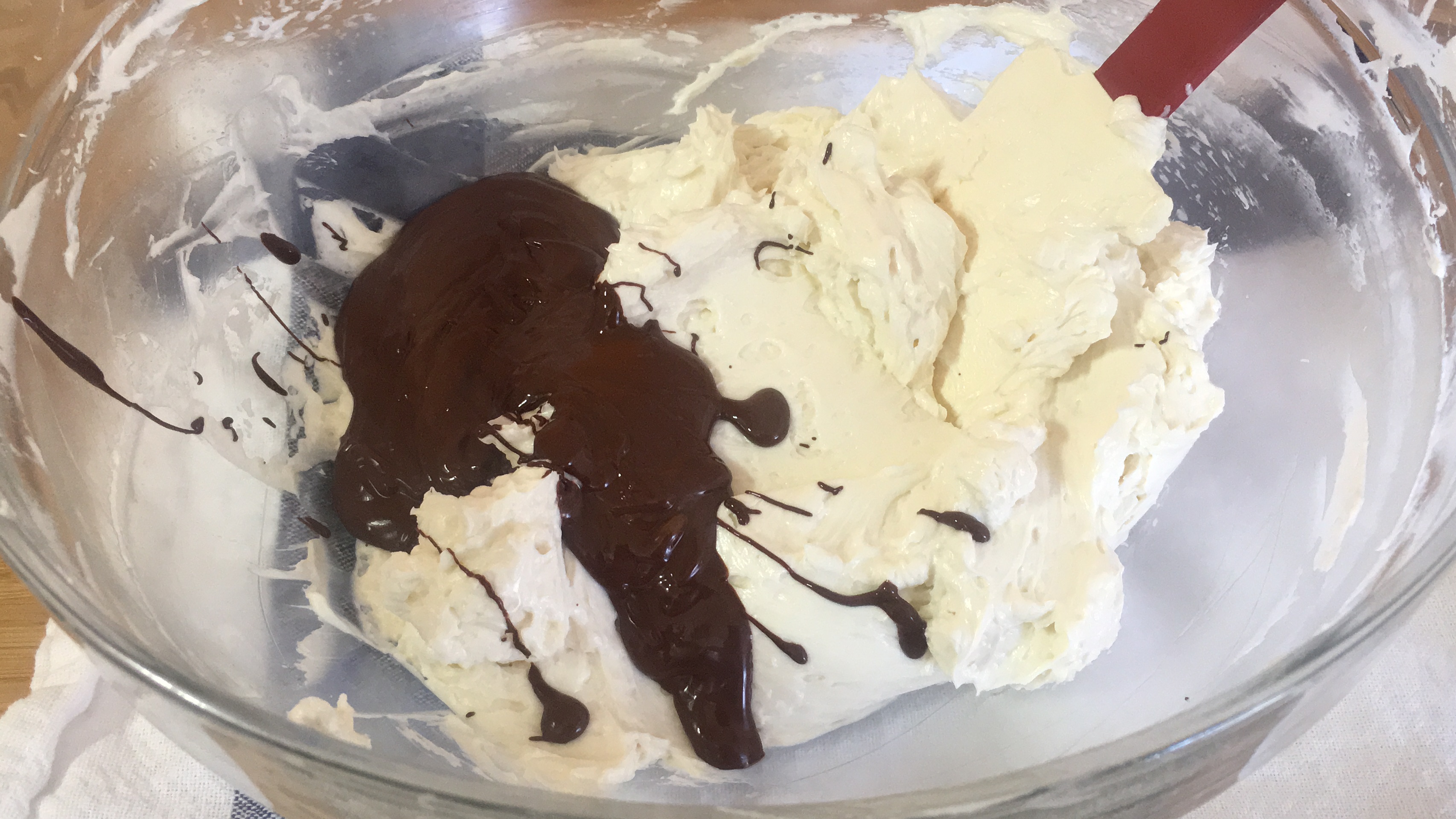 魔鬼巧克力蛋糕配瑞士巧克力奶油霜的做法 步骤13