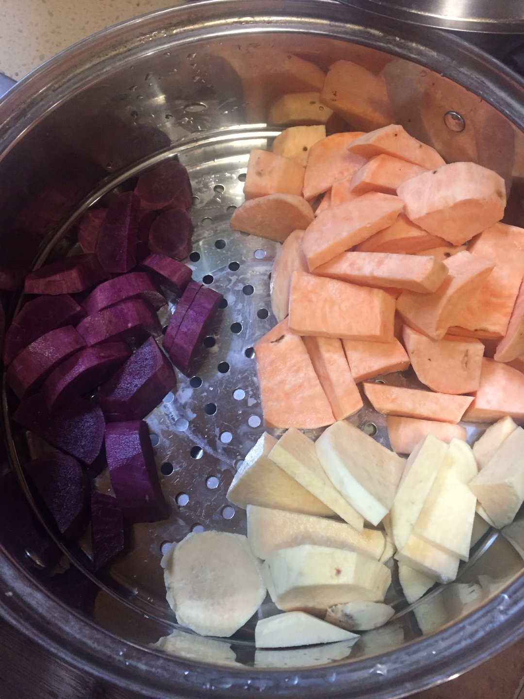 四色芋圓紅豆湯的做法 步骤1