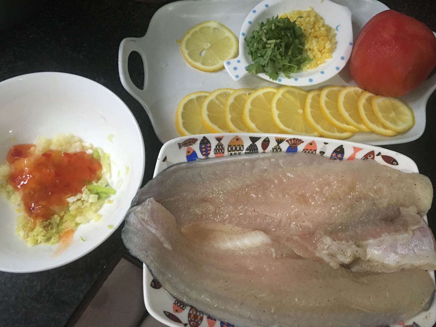 泰式檸檬魚（➕番茄做醬汁改進版）的做法 步骤2