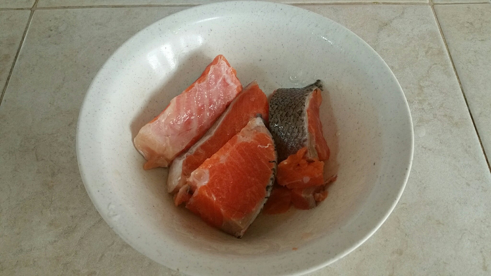 鮭魚粉絲煲的做法 步骤1