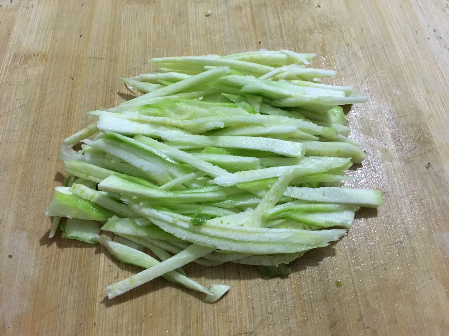 青菜絲瓜面魚湯的做法 步骤2