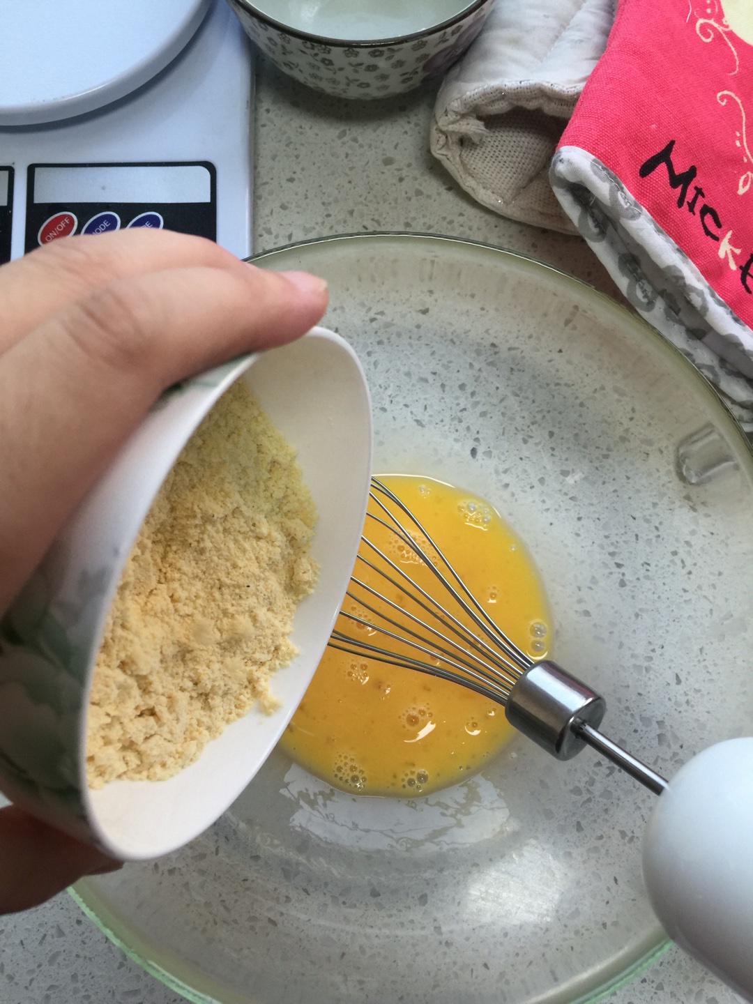 快手奶香玉米餅的做法 步骤3