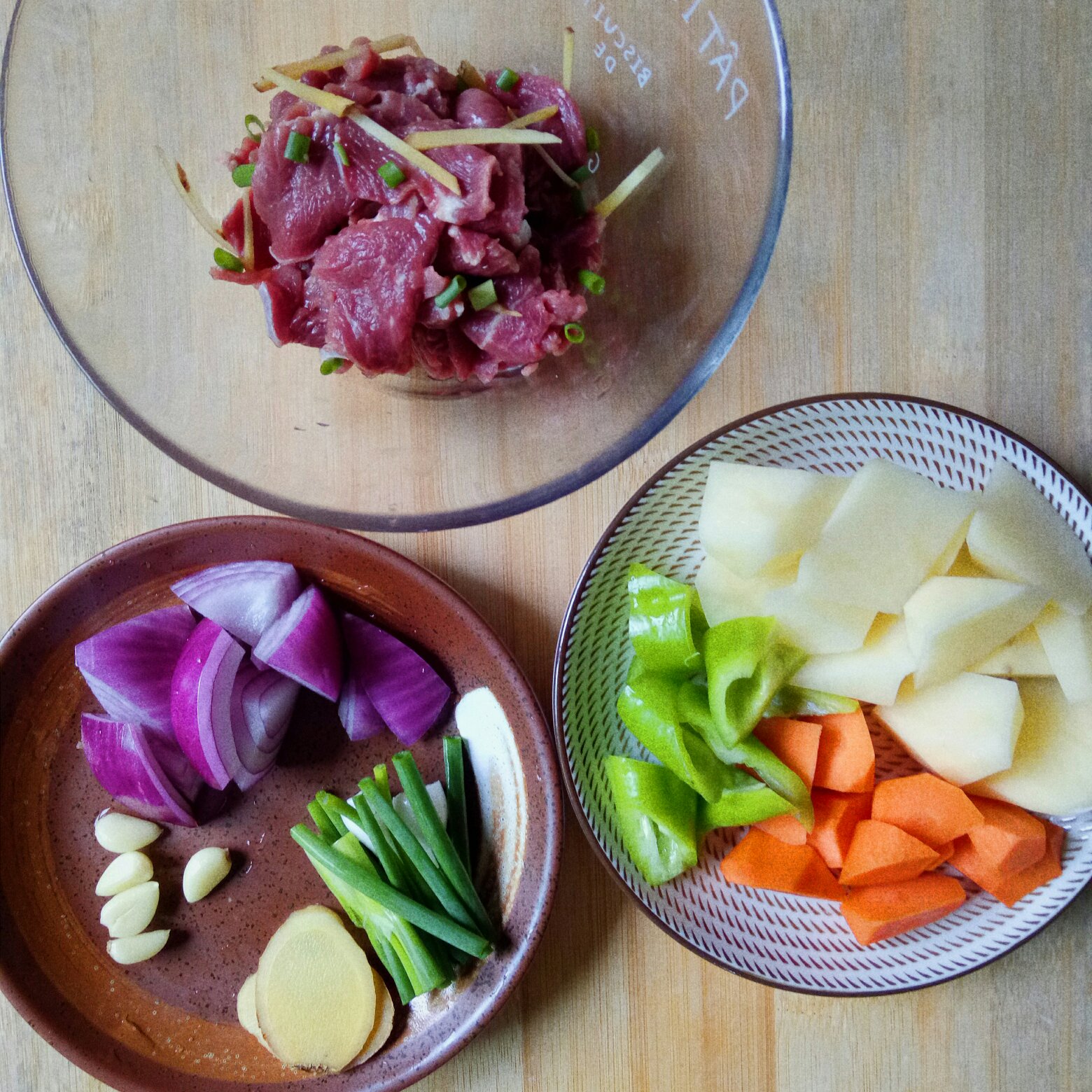 土豆燜牛肉的做法 步骤1