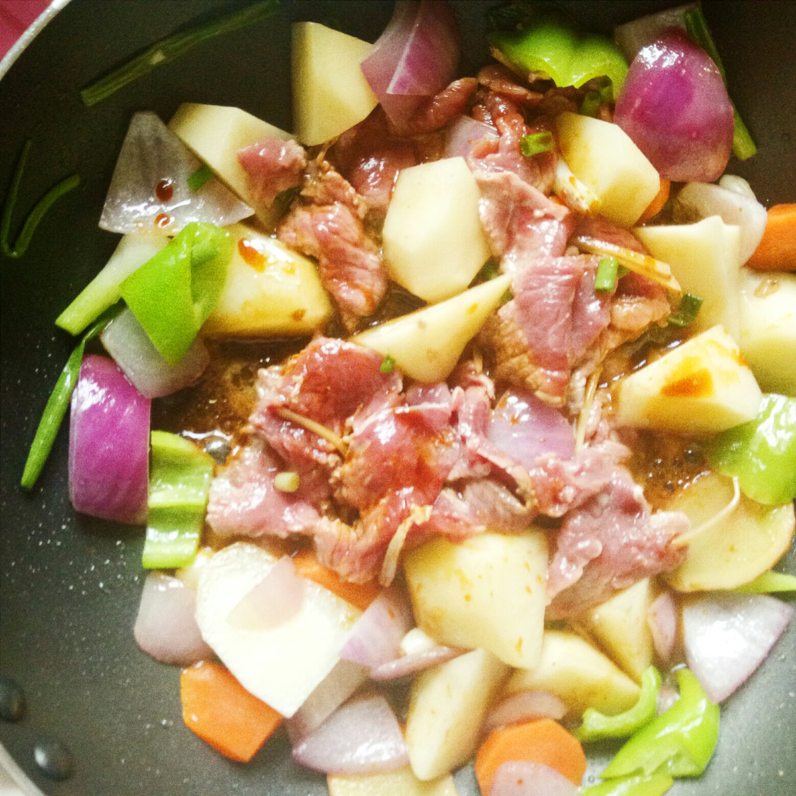 土豆燜牛肉的做法 步骤6