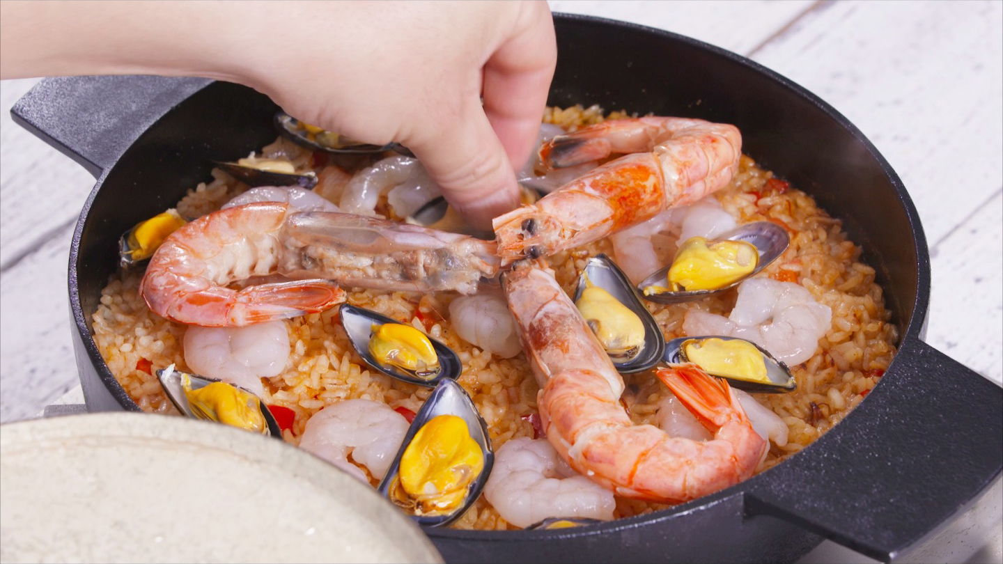 西班牙海鮮飯∣美食台的做法 步骤6