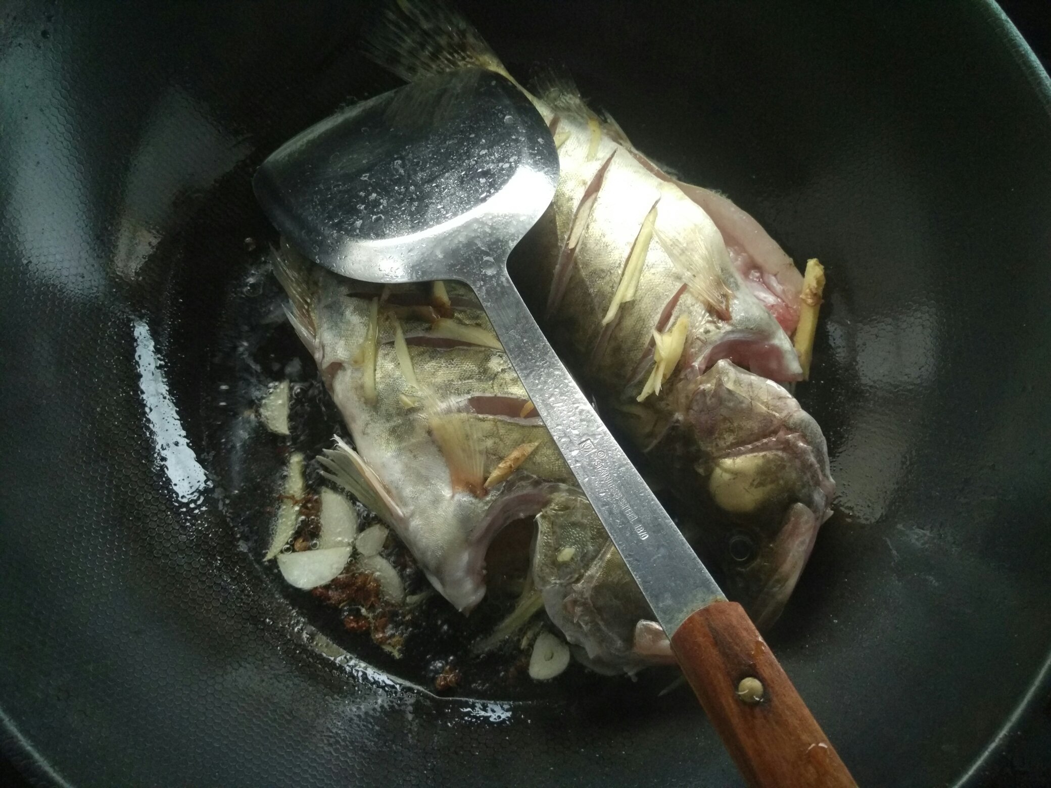 簡單好吃逼格高紅燒鱖魚塔吉鍋的做法 步骤3