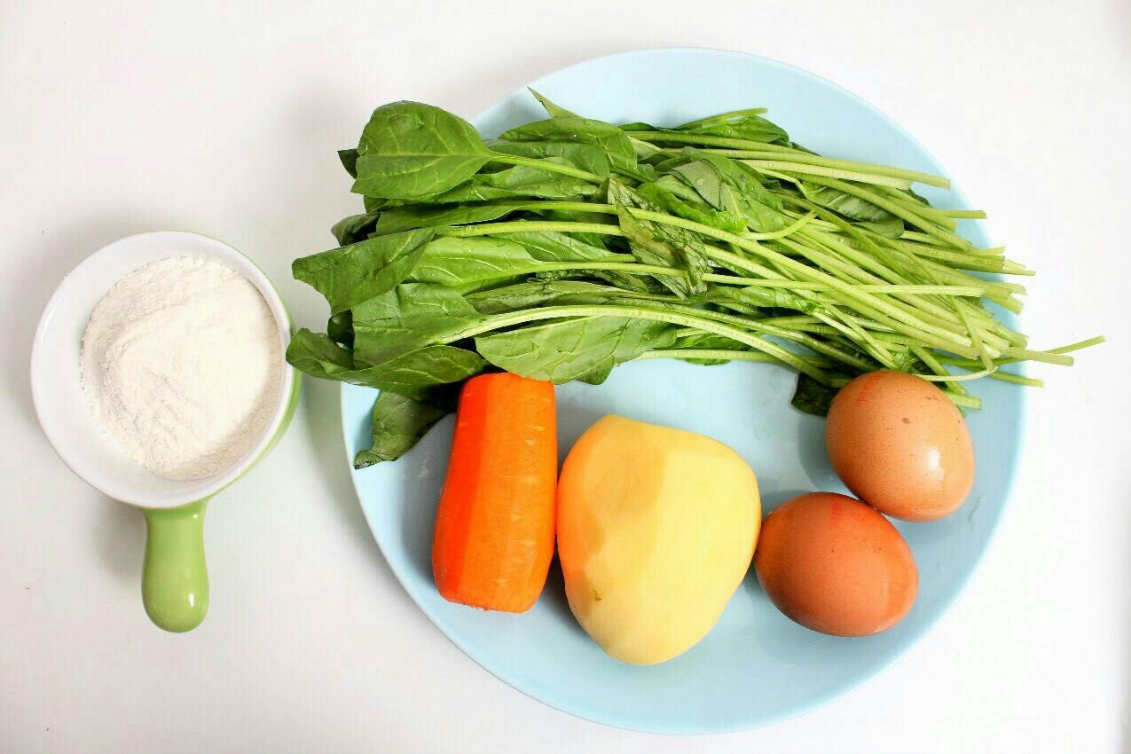菠菜蛋卷卷雙絲-寶寶輔食的做法 步骤1
