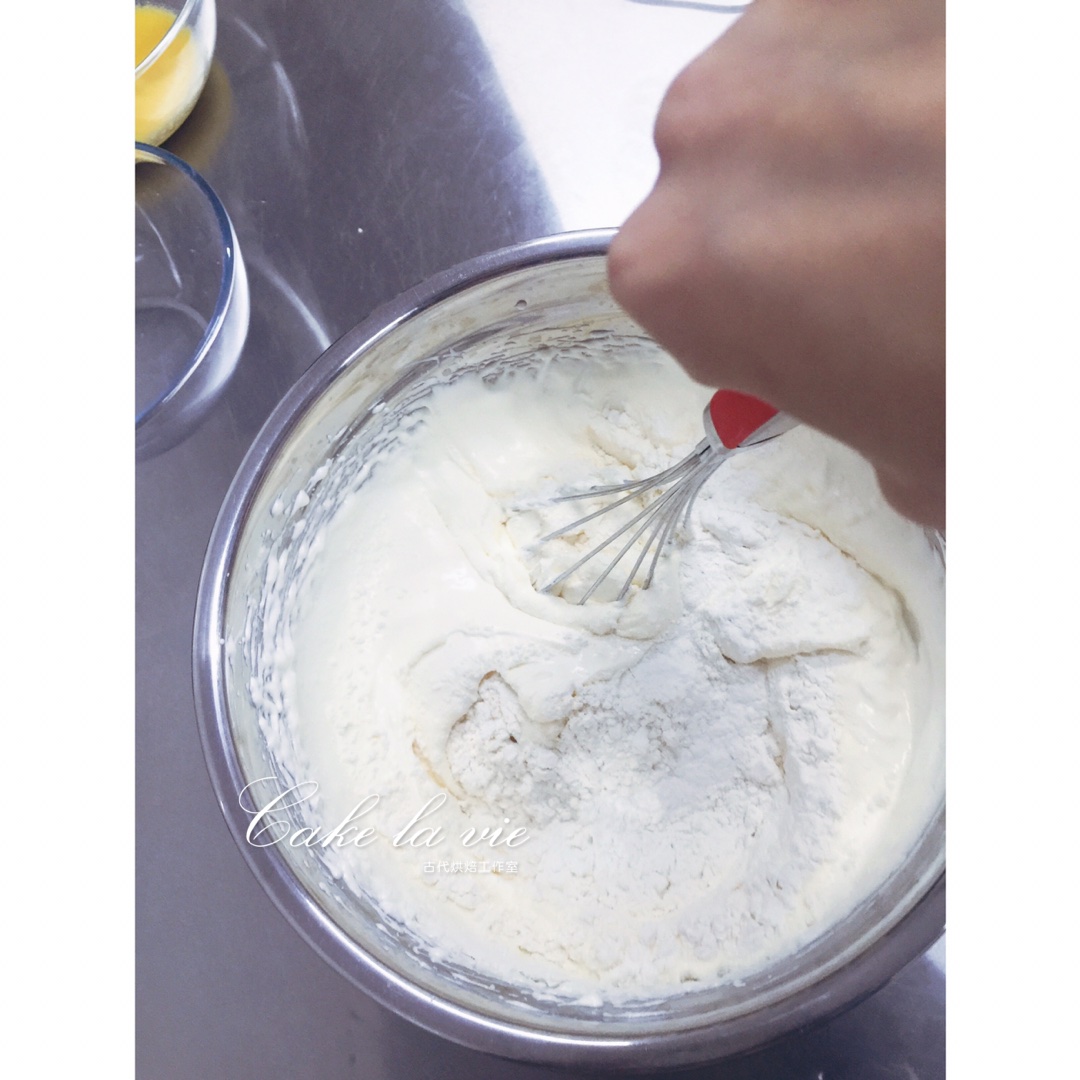 海綿蛋糕（日式半分蛋法）的做法 步骤8