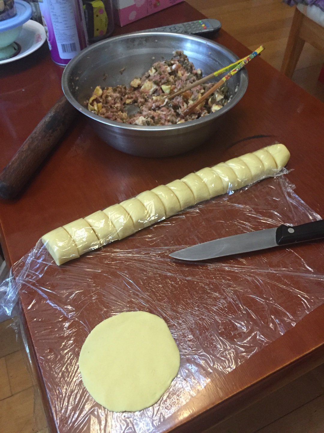 雞蛋酸豆角肉末餡兒的玉米面蒸餃的做法 步骤6