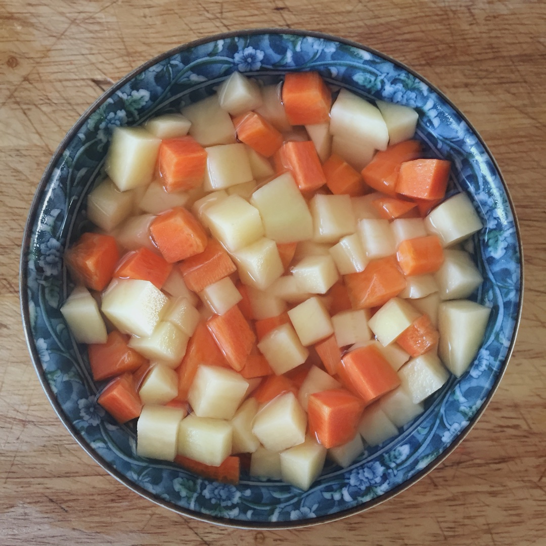 土豆胡蘿卜飯的做法 步骤1