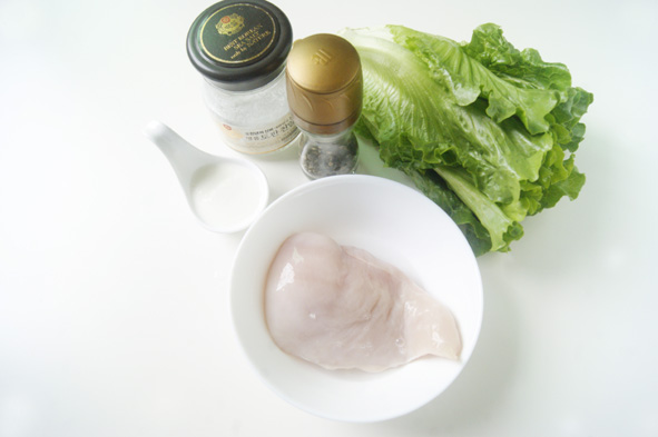 如何打造嫩滑多汁的皇家料理【香煎雞胸肉】（減脂增肌）的做法 步骤1