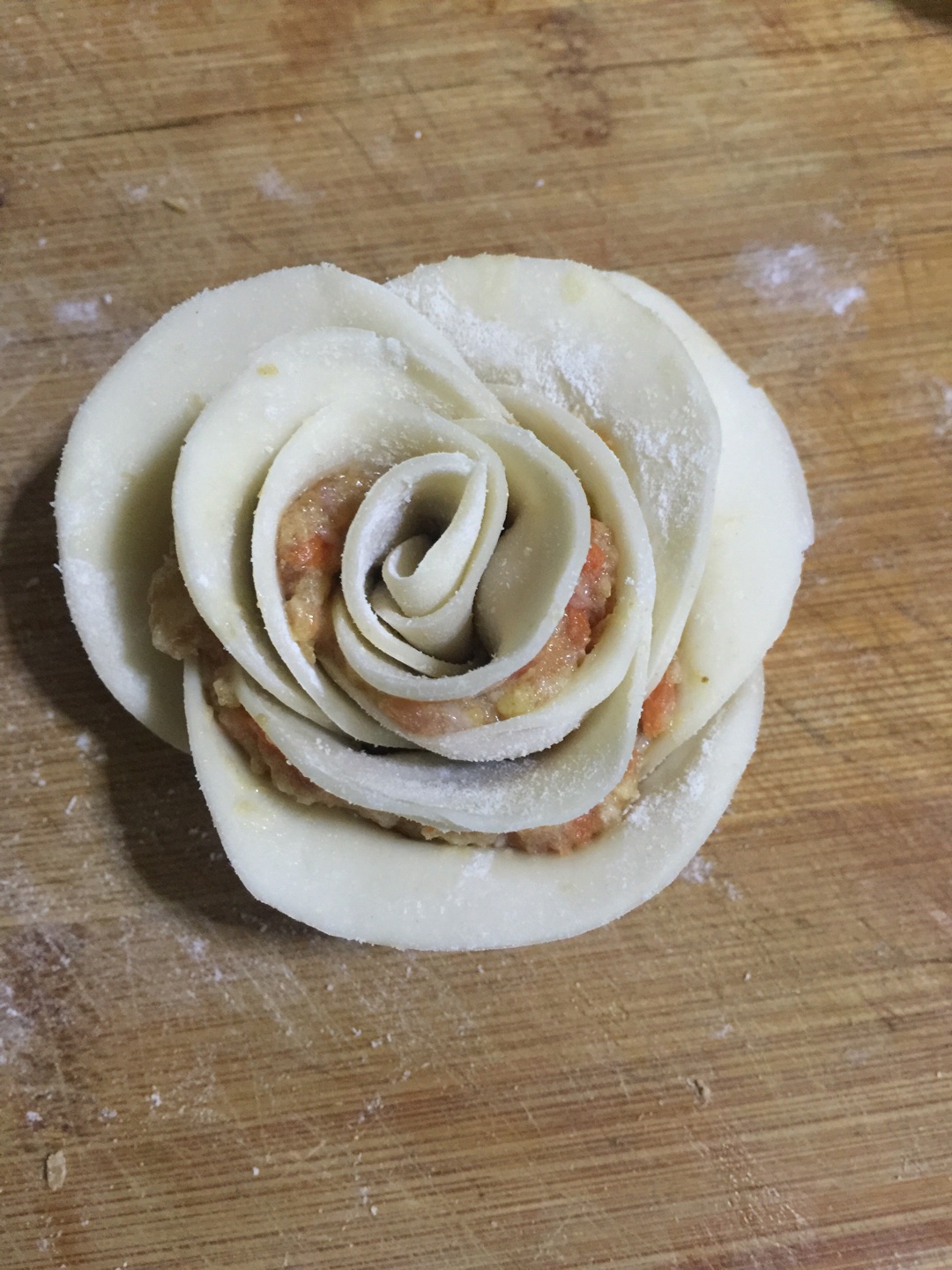 玫瑰花肉龍（餃子？花卷？）消滅剩餃子餡的妙計的做法 步骤6