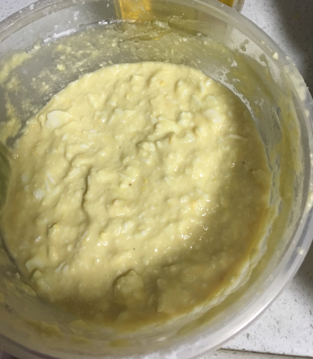 蛋黃酥留下的咸蛋白雞蛋餅的做法 步骤1