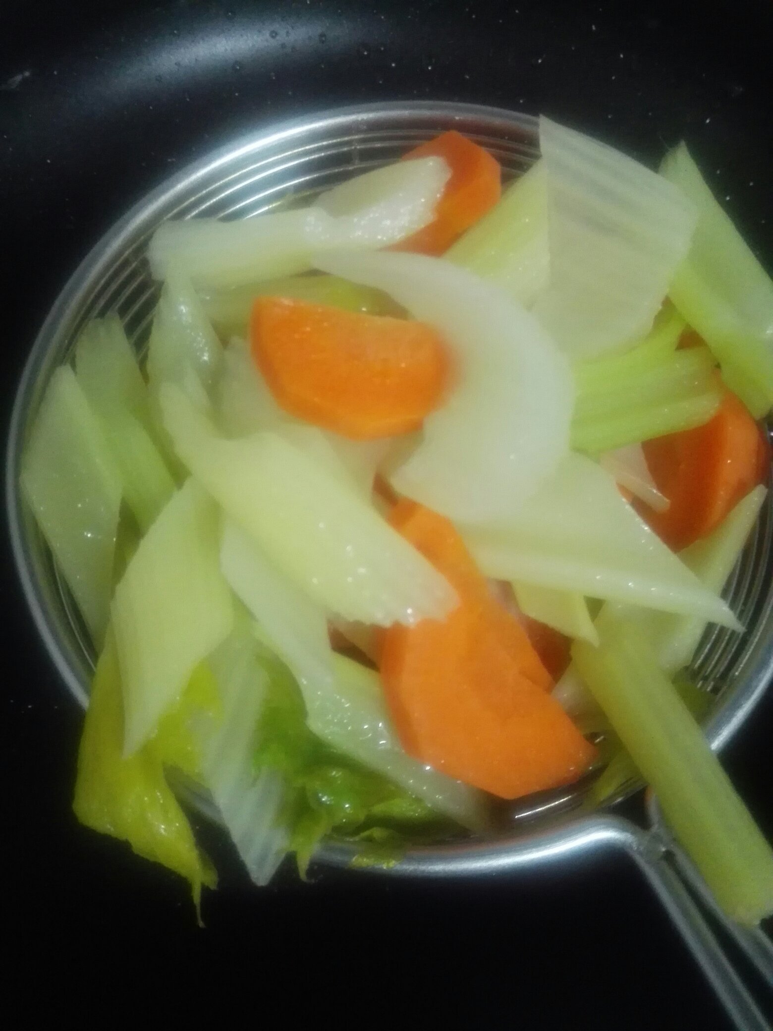 土豆胡蘿卜沙拉的做法 步骤2