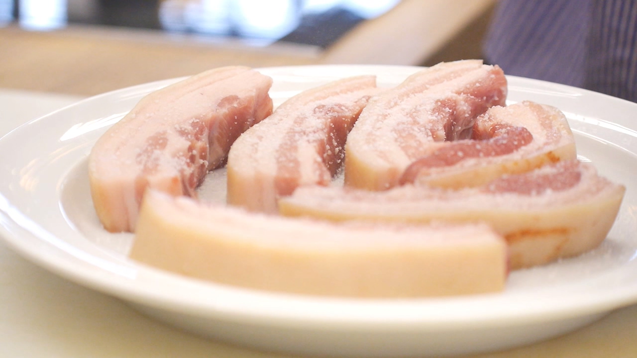 烤豬肉配歐芹醬【曼達小館】的做法 步骤2