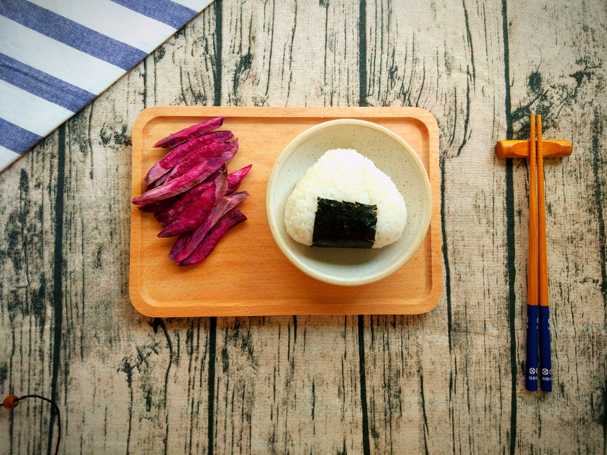 五分鐘快手早餐（1）︰魚罐頭飯團+紫薯條的做法 步骤9