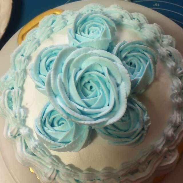 粉藍玫瑰奶油蛋糕的做法 步骤10
