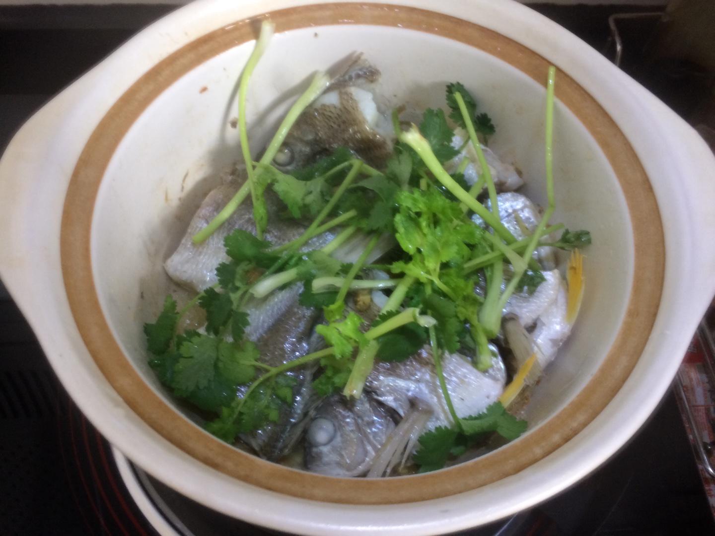 廣東海邊家常砂鍋焗魚的做法 步骤11