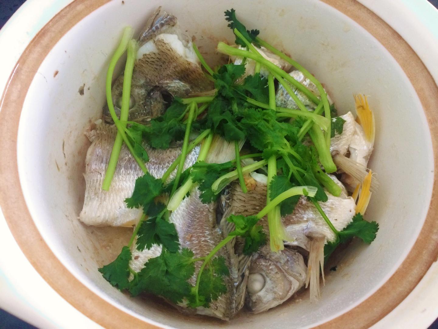 廣東海邊家常砂鍋焗魚的做法 步骤12