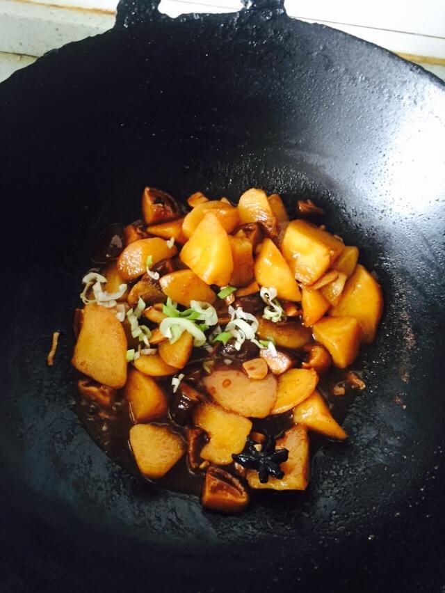 紅燒土豆香菇的做法 步骤7