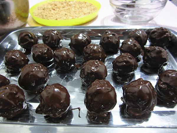 沫沫的情人節費列羅——手工脆皮榛仁巧克力的做法 步骤11