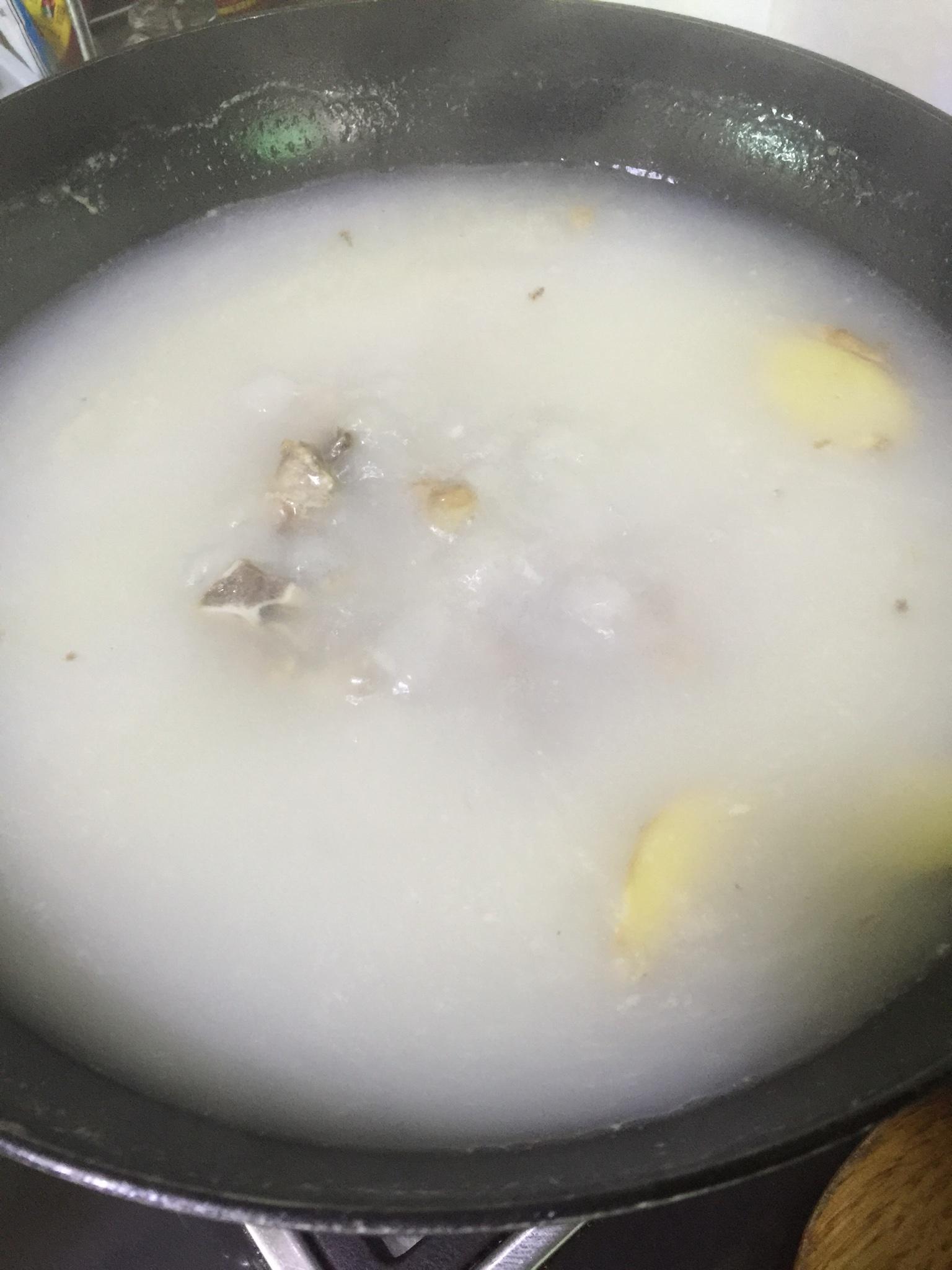 廣東靚湯--蓮藕豬骨湯的做法 步骤5