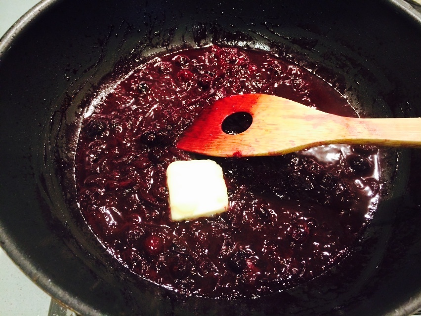 嫩烤法式小羊排配藍莓紅酒汁的做法 步骤12