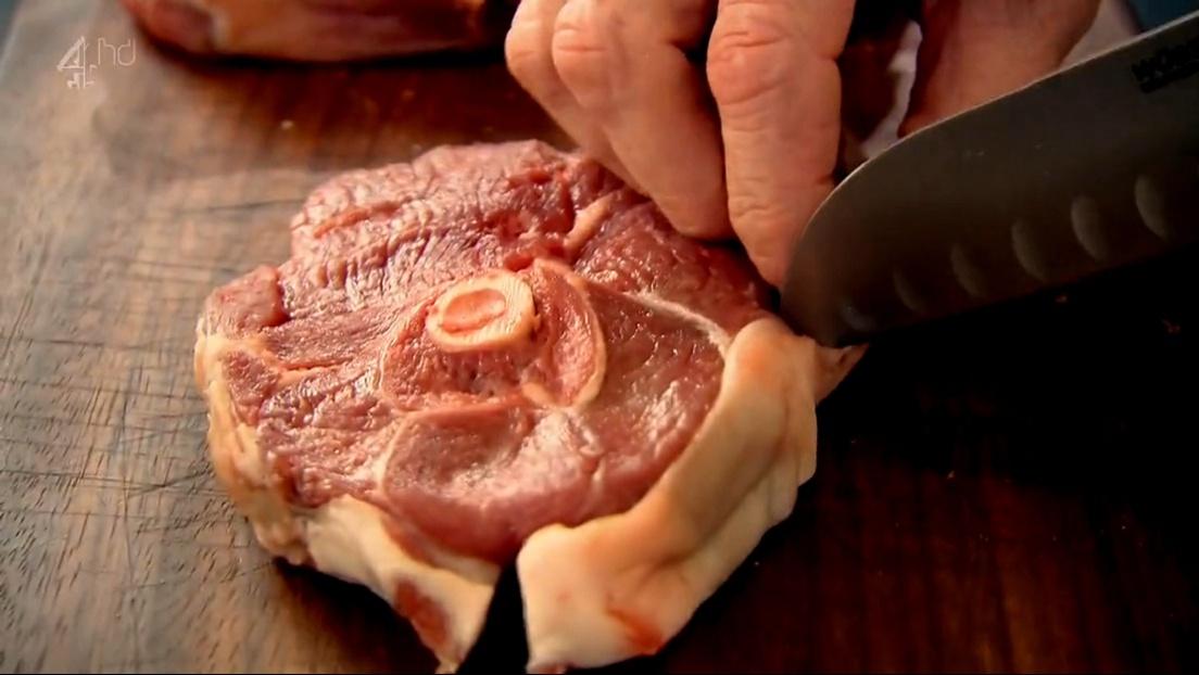 【終極烹飪課程】烤羊排配炸麪包丁的做法 步骤1