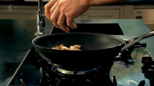 【終極烹飪課程】烤羊排配炸麪包丁的做法 步骤8