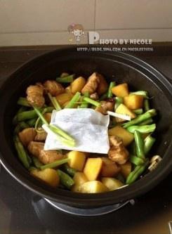 土豆花肉燉豆角的做法 步骤10