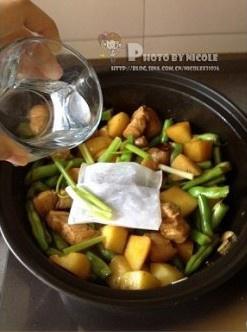 土豆花肉燉豆角的做法 步骤11