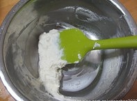 百香果馬斯卡彭乳酪海綿卷的做法 步骤11