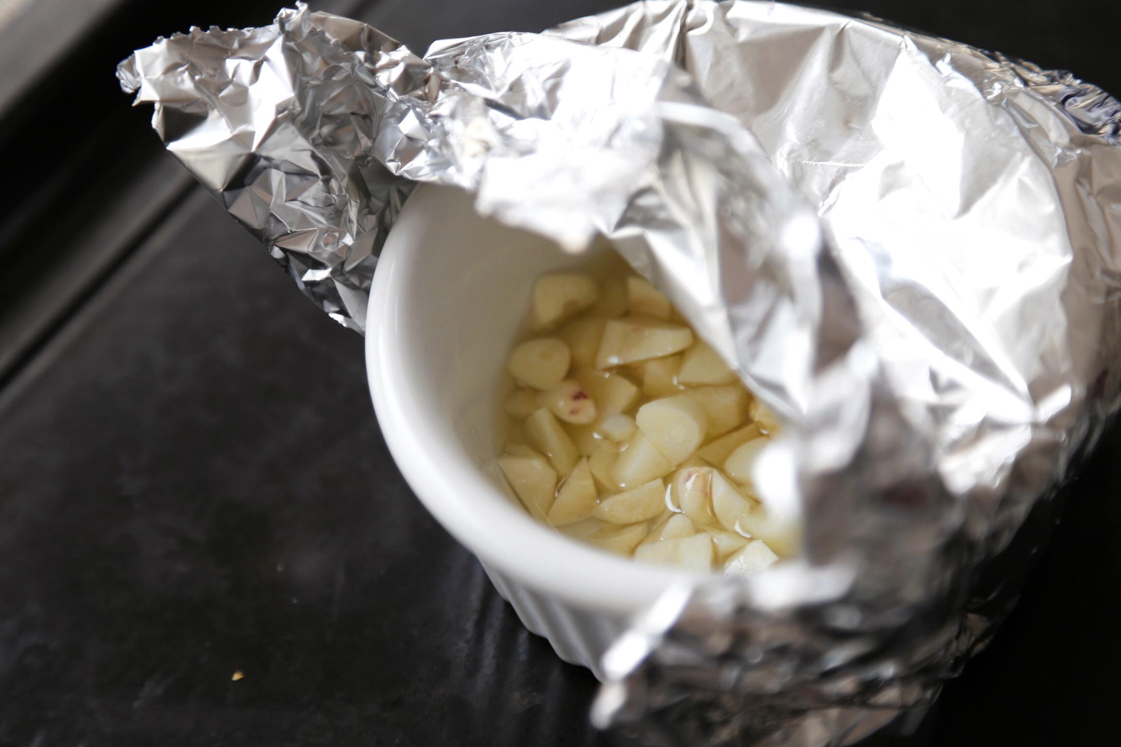 【原麥早餐】葡萄軟歐：西葫蘆金槍魚佐香蒜醬+薄荷荔枝的做法 步骤1