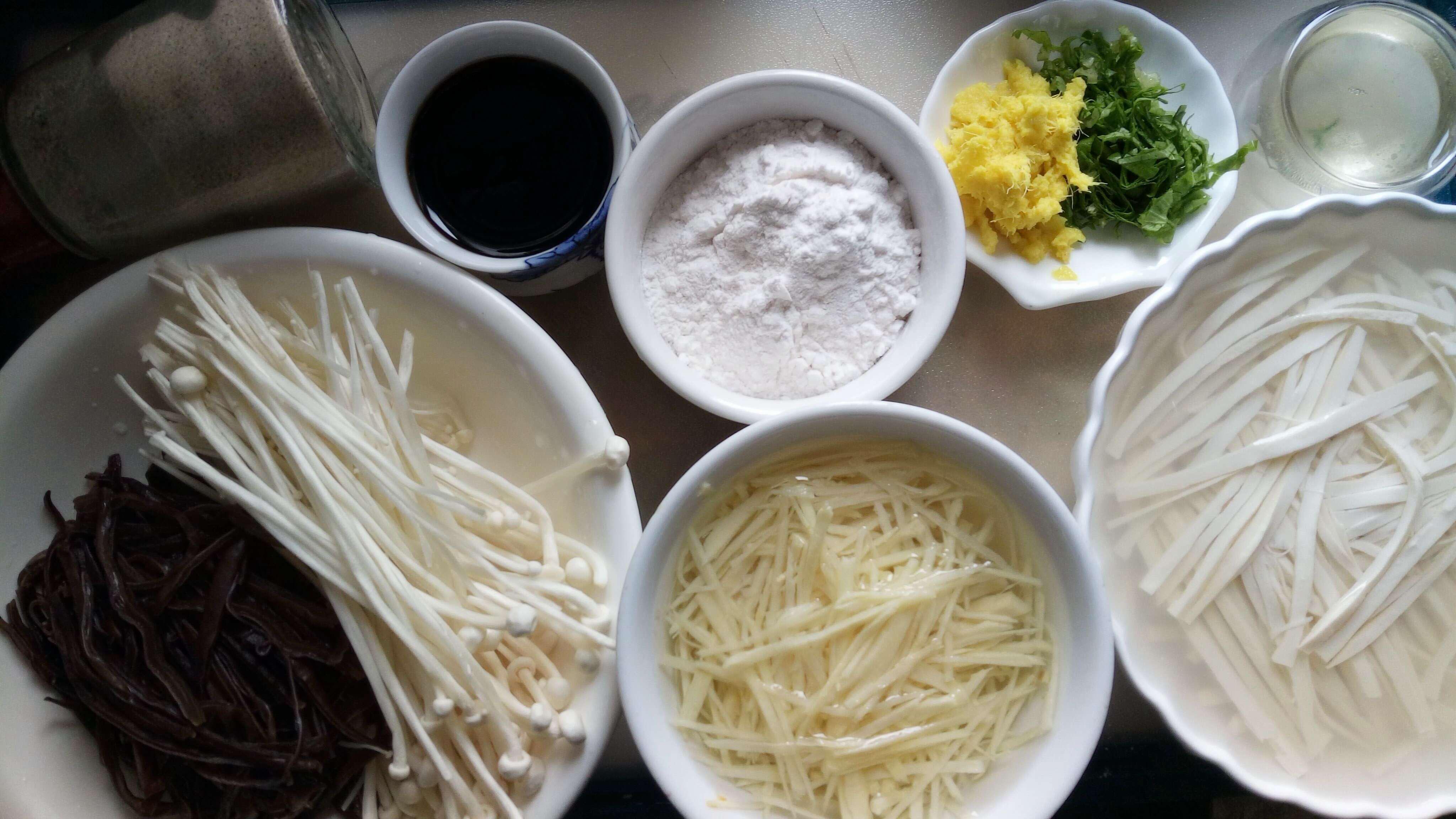 爲了做這款湯，苦練刀法也值得丨酸辣湯 · 圓滿素食的做法 步骤13